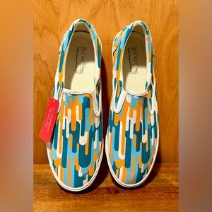 NWT BUCKETFEET RETRO WAVES KEY DETAIL MINSK BELARUS SHOES MENS SZ 10